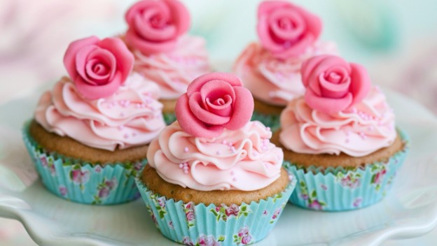 HOME INSTEAD CUPCAKE DAY TO RAISE MONEY FOR THE ALZHEIMERS SOCIETY