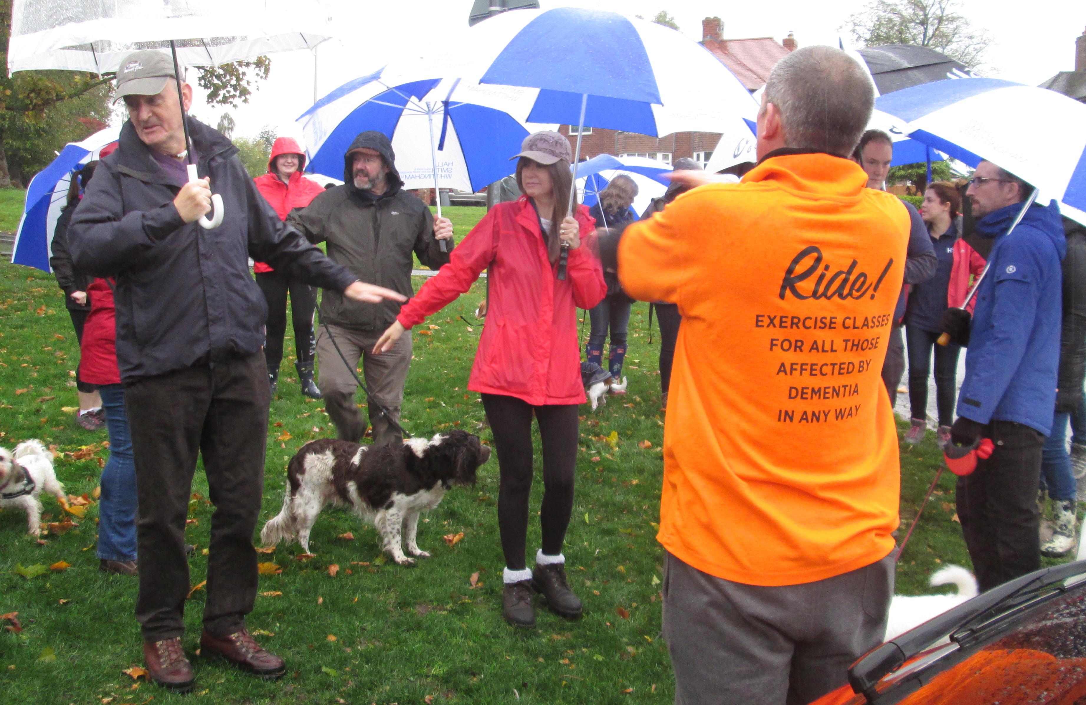 Hall Smith Whittingham Team warming up with Andy from Ride