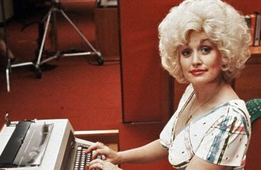 9 to 5 starring Dolly Parton